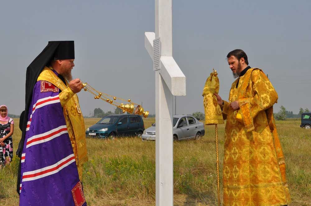 Установление поклонного креста в г. Рубцовске